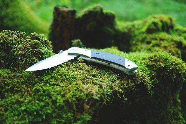 knife outdoor