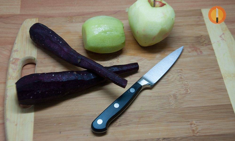My Wusthof paring knife: a great knife to carve vegetables.