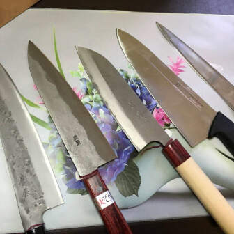 https://knifeplanet.net/wp-content/uploads/2022/01/the-basics-of-sharpening-a-knife-3.jpg
